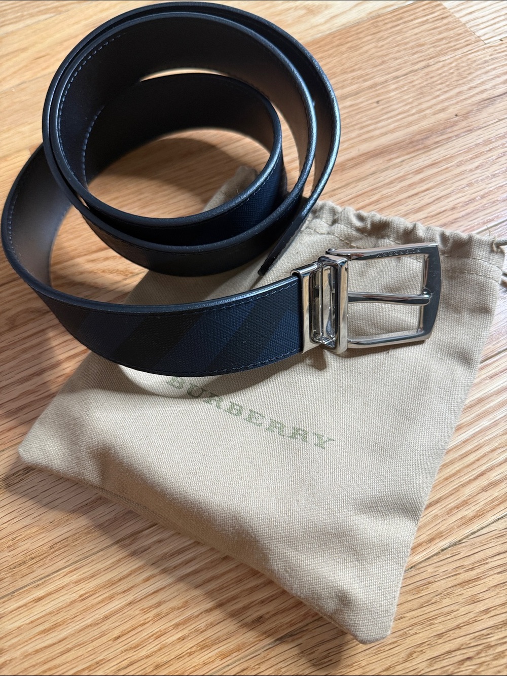 Burberry Black Leather Men's Belt with Silver Buckle